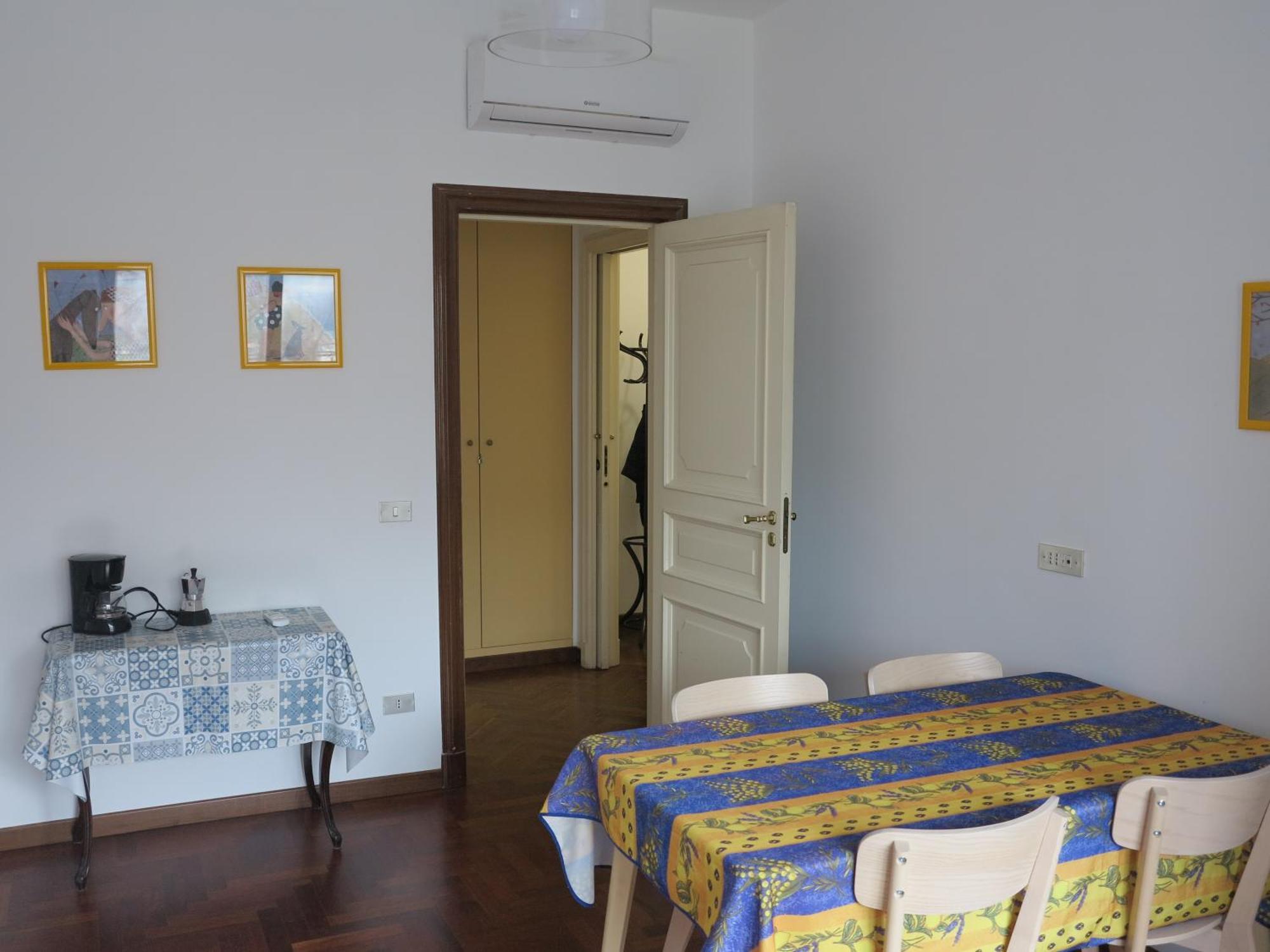 New Panoramic Apartment - Half Way Center-Vomero District Napels Buitenkant foto